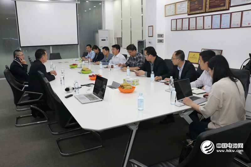 調研團一行與宏山激光領導交流、座談