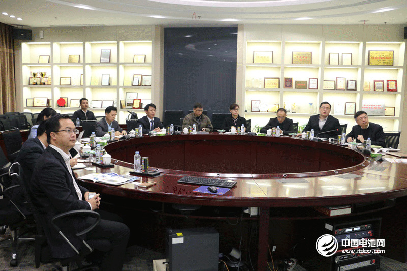 調研團一行與億緯鋰能領導交流、座談