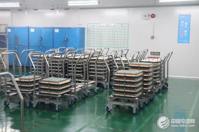 探訪比克電池自動化生產車間 2017年將實現8GWh產能