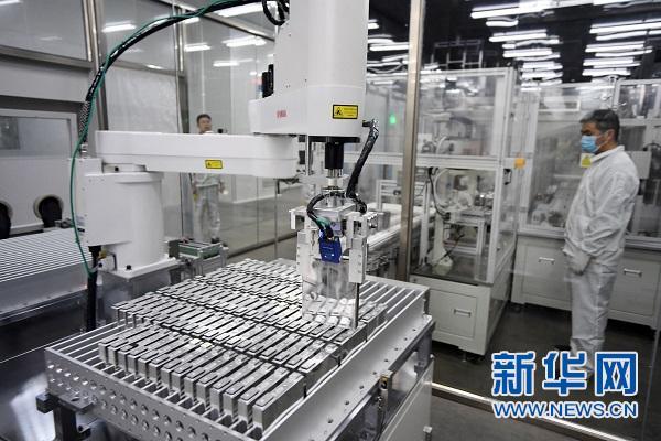 贛鋒鋰業(yè)布局鋰電池 投資6億動力電池全自動化生產(chǎn)線試產(chǎn)
