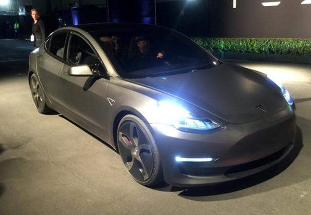 特斯拉MODEL 3量產(chǎn)車或6月亮相 外觀將調(diào)整