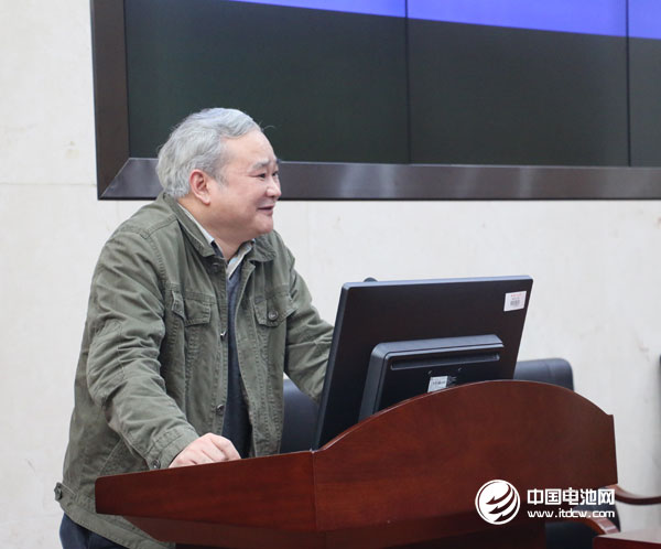 中南大學化工學院院長/教授鐘宏發表致辭