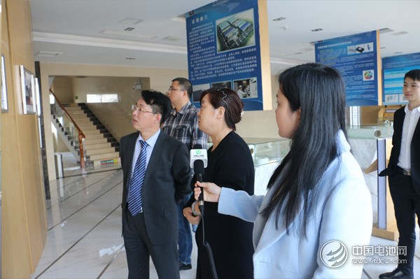 調研團一行與中鋰新材領導交流