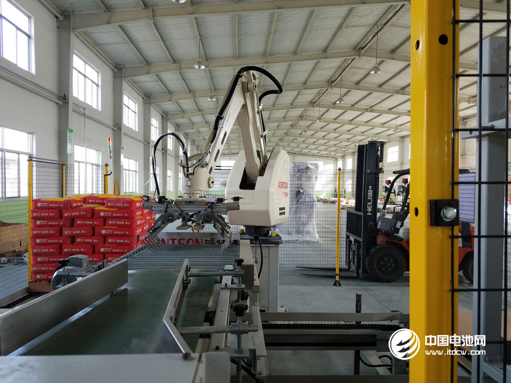 青島英特盛智能科技有限公司碼垛機(jī)器人