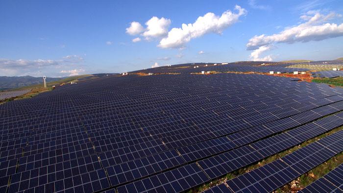 分布式光伏“暴風(fēng)眼”：10000億市場(chǎng)正在形成 陷阱和機(jī)遇多