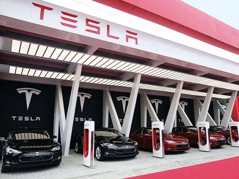 特斯拉計(jì)劃在2017年將充電樁數(shù)量翻倍 充電難的問題能解決嗎？