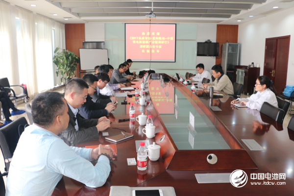 調研團一行與捷威動力領導交流、座談 調研團一行與捷威動力領導交流、座談