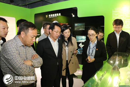 調研團一行參觀北汽新能源汽車體驗中心