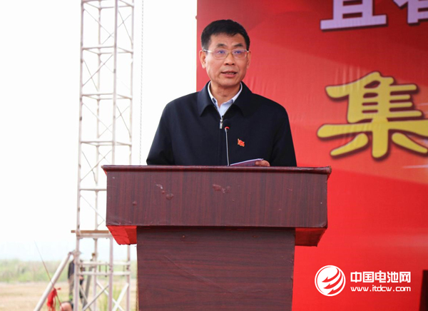 宜春市市委副書記、市長張小平在簽約儀式上致辭