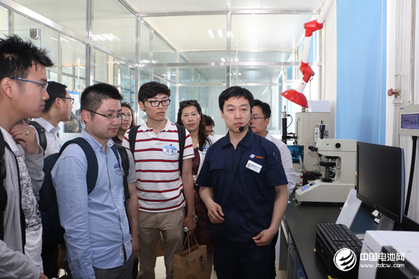 與會(huì)代表參觀東皋膜生產(chǎn)線及廠區(qū)