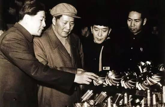 1958年2月，毛主席視察一汽