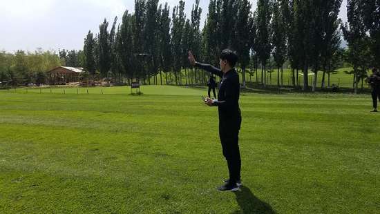 Spark無人機室外手勢控制演示