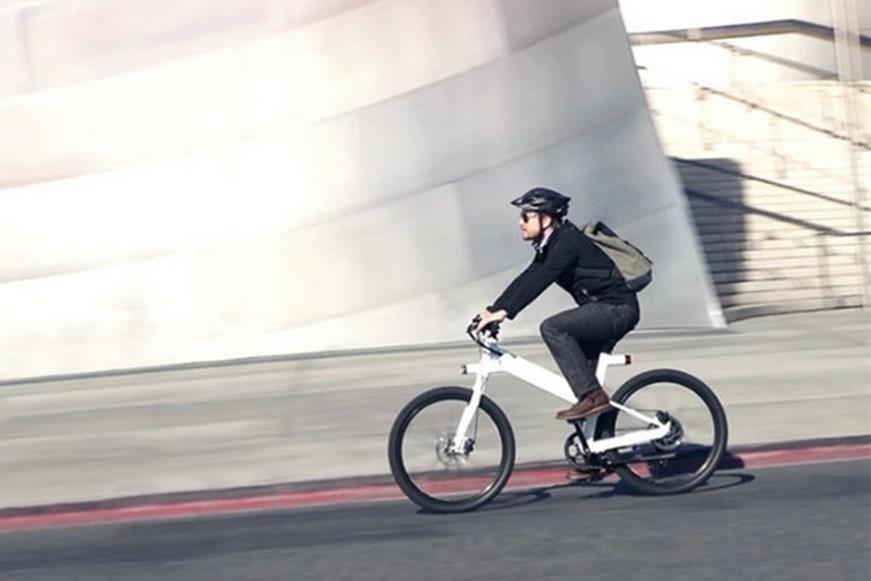 這款智能電動自行車厲害了：續(xù)航80公里而且很安全