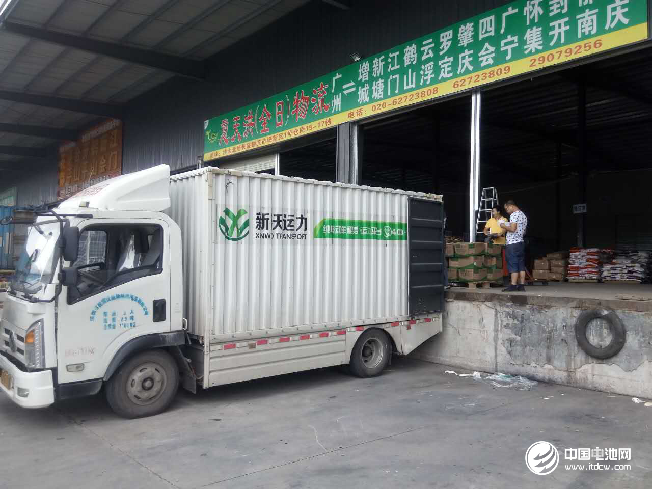 新能源物流車租賃門檻低,跑起來更便宜。 新能源物流車租賃門檻低,跑起來更便宜。