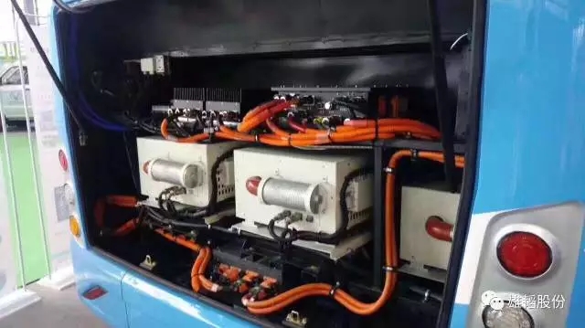 雄韜集團&五洲龍-氫燃料電池通勤車正式發布！續航達430KM