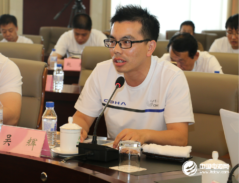工信部賽迪顧問(wèn)新能源汽車(chē)研究中心總經(jīng)理、電池百人會(huì)理事吳輝 工信部賽迪顧問(wèn)新能源汽車(chē)研究中心總經(jīng)理、電池百人會(huì)理事吳輝