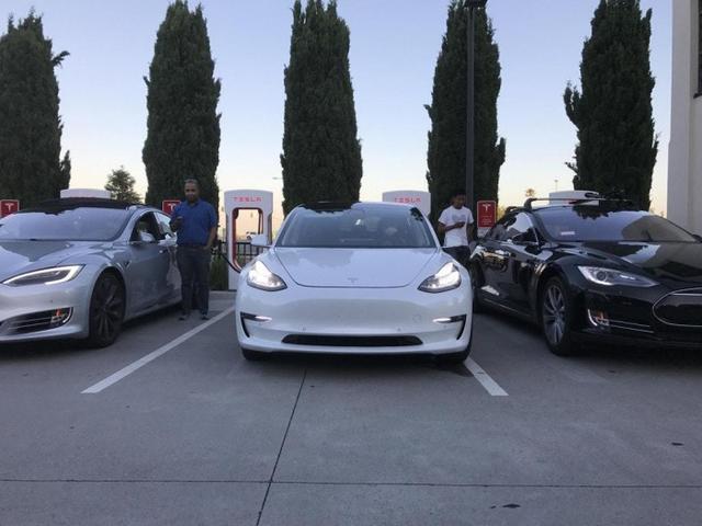 Model 3新照揭開最終版設計  續航可達483公里