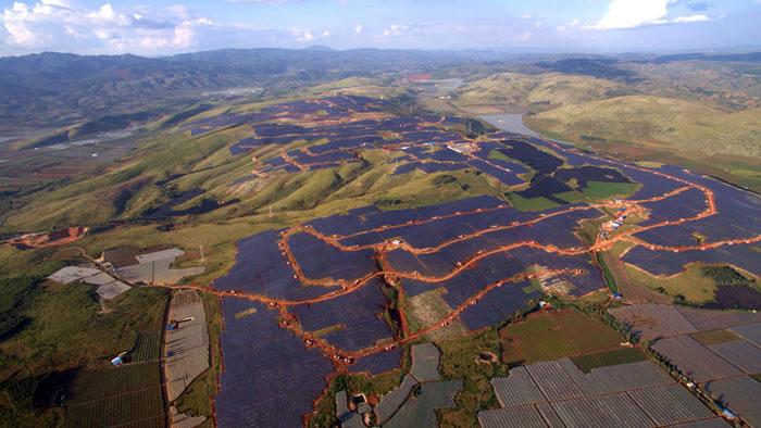 光伏“6.30” “一刀切”產(chǎn)業(yè)政策模式遭詬病 光伏“6.30” “一刀切”產(chǎn)業(yè)政策模式遭詬病