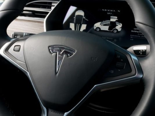 特斯拉股票持續(xù)下跌 讓出最具價(jià)值美國(guó)汽車品牌