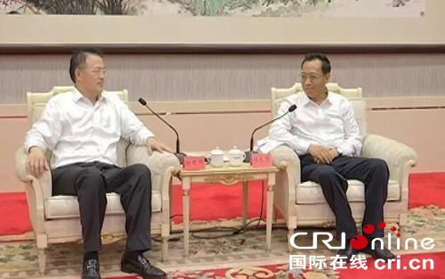 汕頭市委書記陳良賢（右）、正道集團有限公司首席執行官徐建國（左）