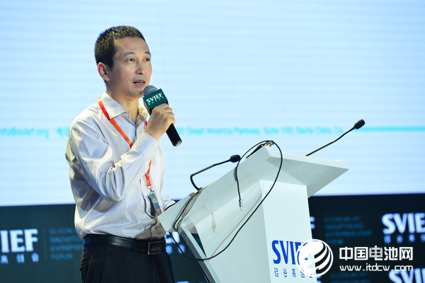 銀隆新能源天津產(chǎn)業(yè)園常務(wù)副總經(jīng)理王懷斌作主旨演講