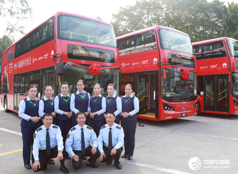 服務(wù)深圳市民的比亞迪純電動(dòng)雙層巴士