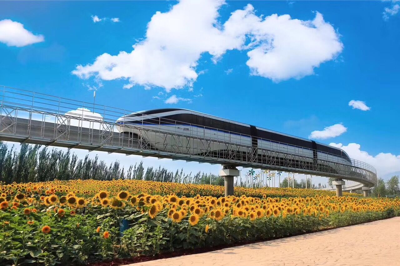 比亞迪：中國(guó)首條自主知識(shí)產(chǎn)權(quán)云軌商業(yè)運(yùn)營(yíng)在銀川正式通車