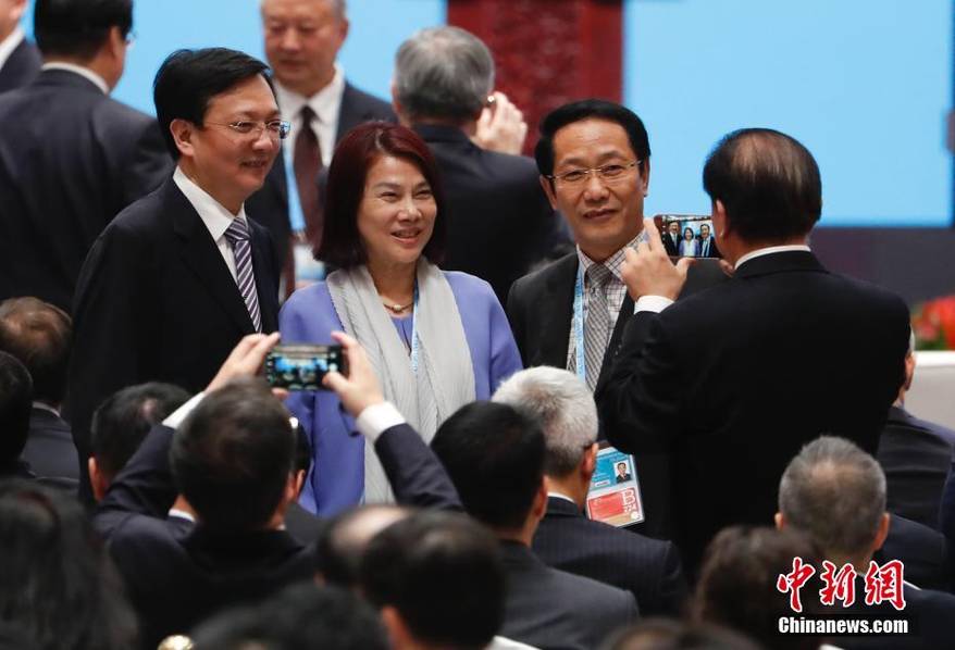 董明珠等在開幕式前合影（圖片來源：中新網）