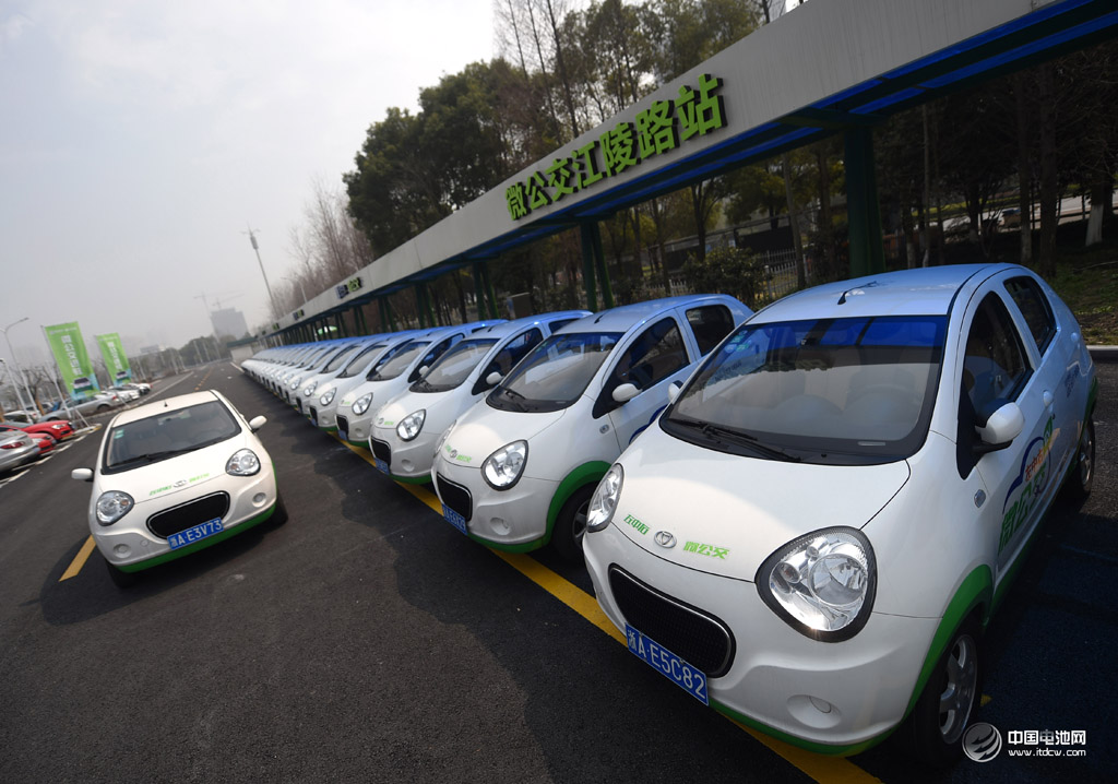 城市管理難跟上 共享汽車企業“跑馬圈地”困難比想象的多