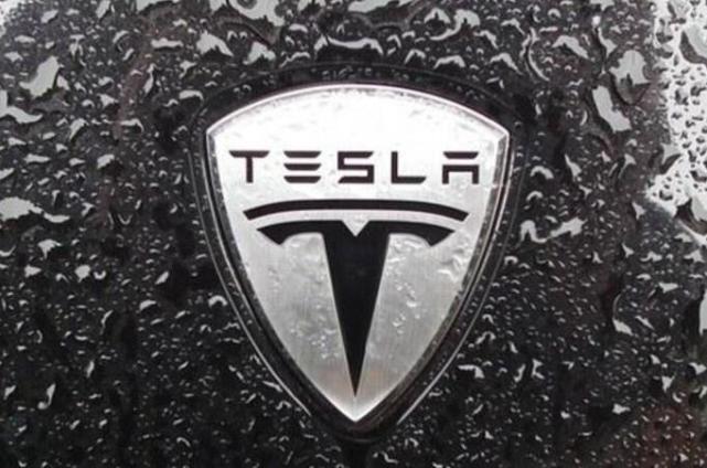 15分鐘換電池 特斯拉新專利解決電動車充電慢硬傷