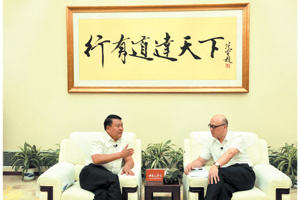 訪談嘉賓：北汽集團(tuán)董事長(zhǎng) 徐和誼 訪談主持：《中國(guó)汽車報(bào)》社社長(zhǎng) 何 偉