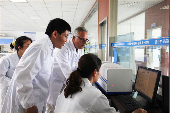 德國專家指導奧冠鋰電研發