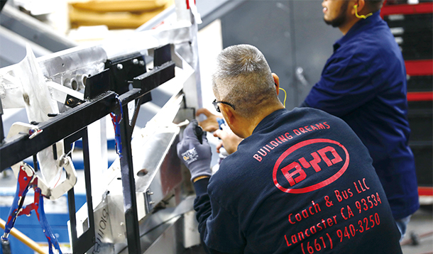 比亞迪電動公交全球化路徑：主打高科技產品 布局北美最大電動大巴工廠