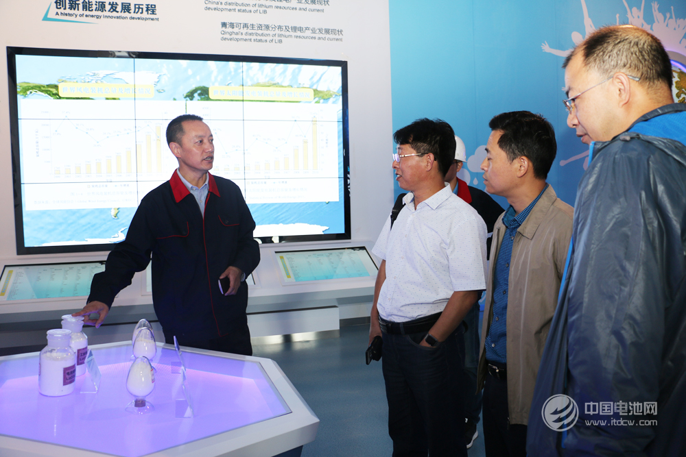 鋰電企業加快布局爭市場 新能源車熱銷碳酸鋰價格預期打開