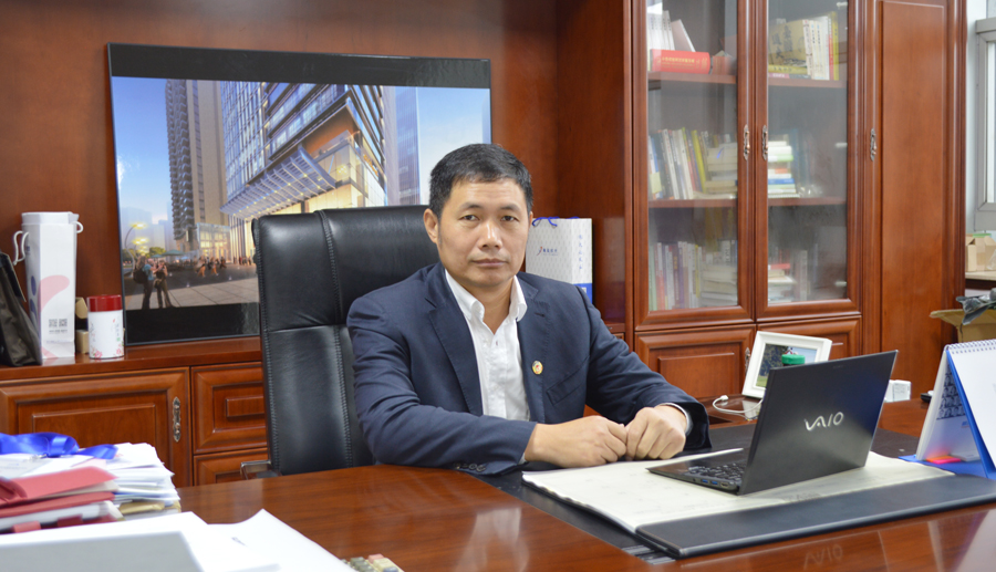 新宙邦董事長覃九三