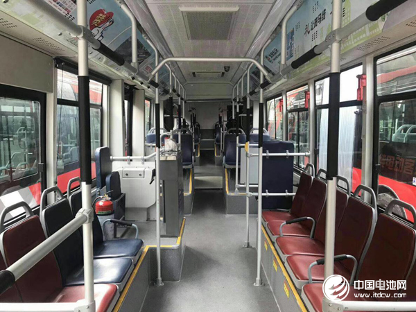 18米純電動公交車內部更寬敞