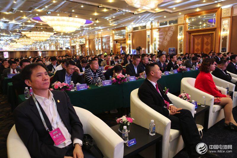 第5屆鋰電“達(dá)沃斯”論壇現(xiàn)場