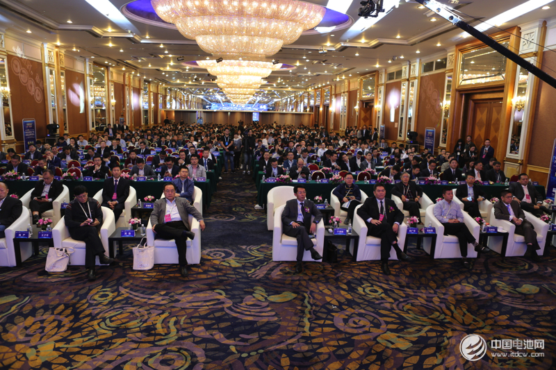 2017年中國鋰電新能源產業國際高峰論壇現場 2017年中國鋰電新能源產業國際高峰論壇現場