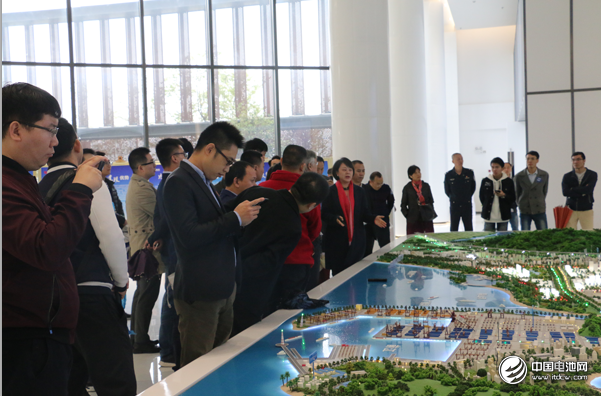 鋰電產業產研融合 第5屆鋰電“達沃斯”論壇嘉賓參觀汕頭