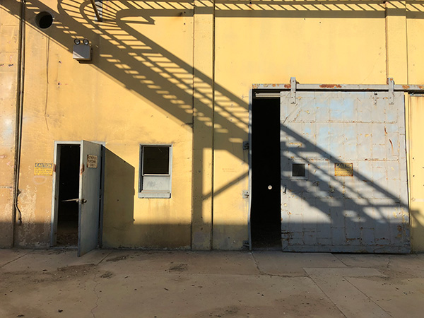 探訪賈躍亭美國造車工廠:沒有任何生產設備 僅一名員工打卡 探訪賈躍亭美國造車工廠:沒有任何生產設備 僅一名員工打卡