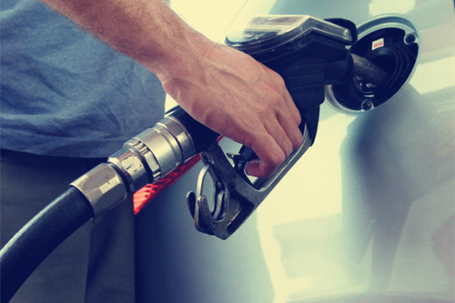 法規(guī)逐年加嚴(yán)為何降油耗原地踏步？ 只靠新能源汽車不可取