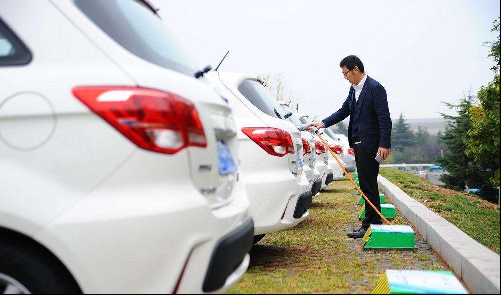 不建充電網 電動汽車將無路可走.jpg