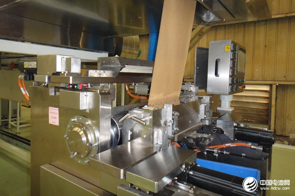 金銀河自主研發組合擠壓式組合模頭