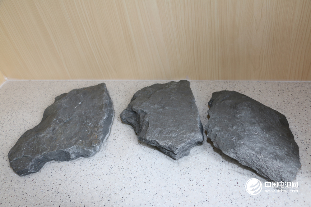 “虛火過旺”應理性 石墨烯產業發展莫讓浮云遮望眼