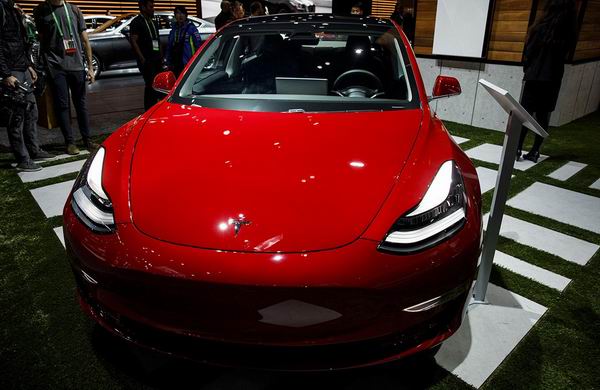 特斯拉季報(bào)虧損創(chuàng)紀(jì)錄 外媒關(guān)注特斯拉中國(guó)建廠進(jìn)展