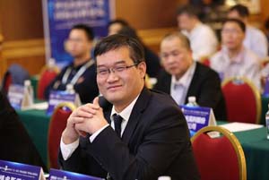 博睿斯重工黃剛強(qiáng)：祝大家新年愉快 萬事如意！