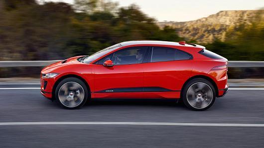 捷豹推出首款全電動汽車 專門針對特斯拉Model X設計