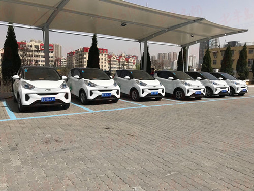 青島首設新能源汽車專用“公共停車區(qū)” 40分鐘快速充電