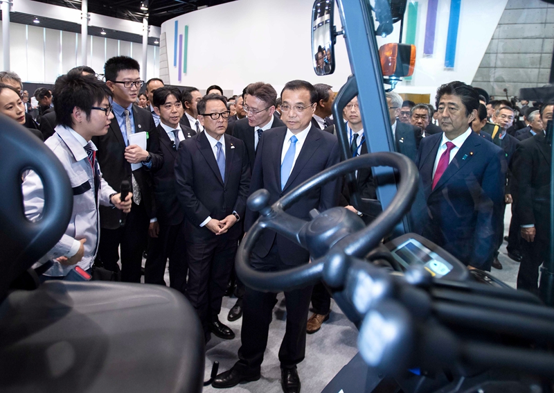 李克強總理參觀豐田汽車廠區(qū)釋放什么信號？