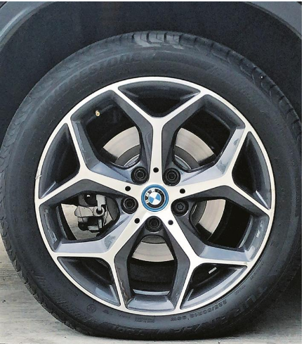 油電混合車遭遇充電難 市民呼喚充電設施和相關配套更給力